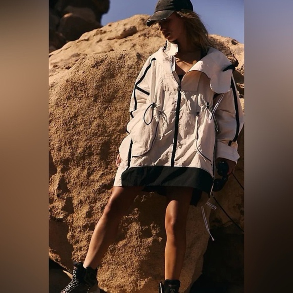 Free People Peace Out Backpack Parachute Parka. NWT. Ivory.